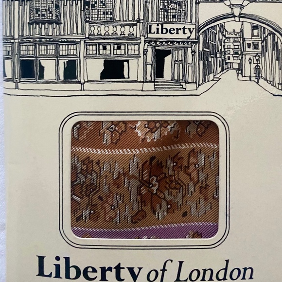 Vintage Liberty of London Silk Scarf - 70s comes in OG packaging - Picture 10 of 10